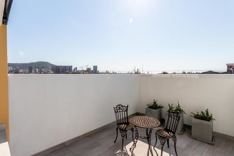 To Let 1 Bedroom Property for Rent in Woodstock Western Cape